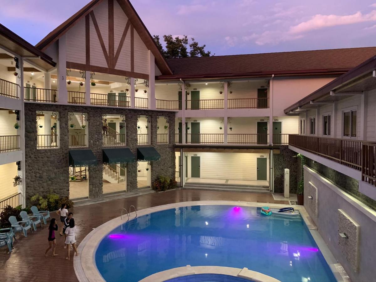 Sola Hotel Laoag Eksteriør billede