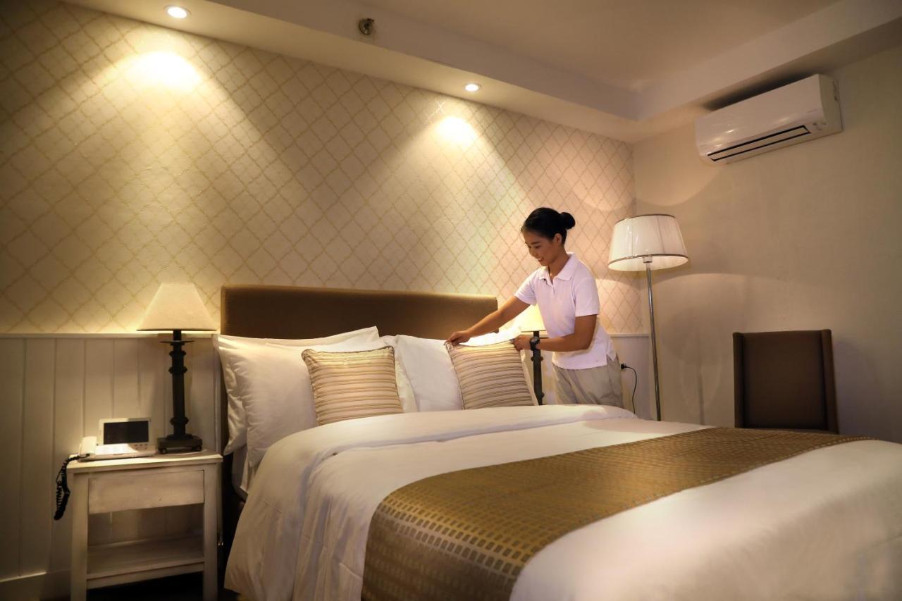 Sola Hotel Laoag Eksteriør billede